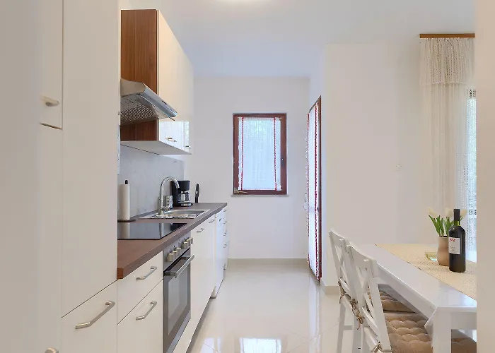 Casa Anka 펜션 메덜린