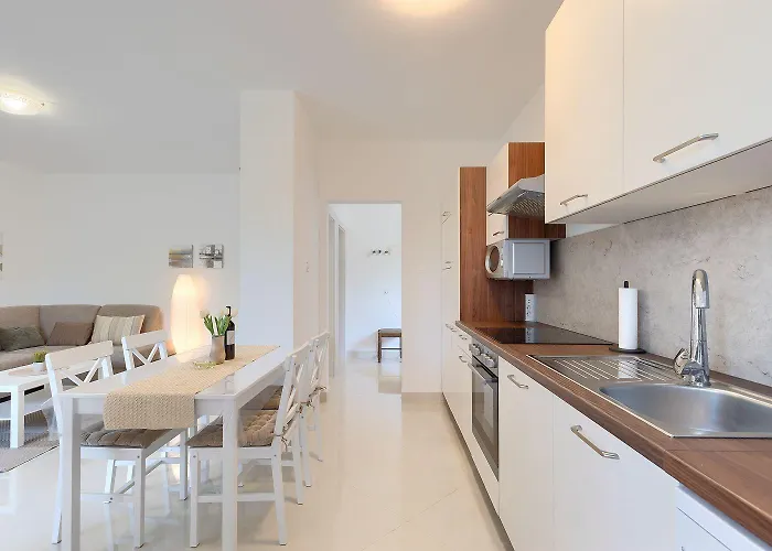 Casa Anka 펜션 메덜린