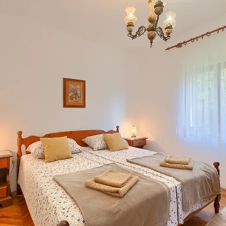 Casa Anka Μεντουλίν